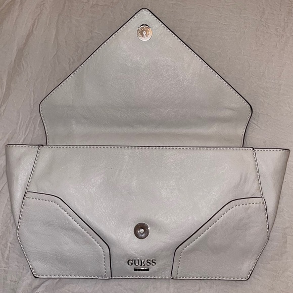 Guess Clutch - Picture 3 of 5